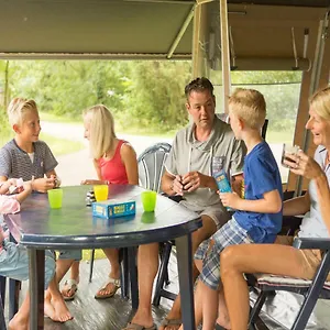 **** Luxe tent Country Camp Nommerlayen Luxemburg